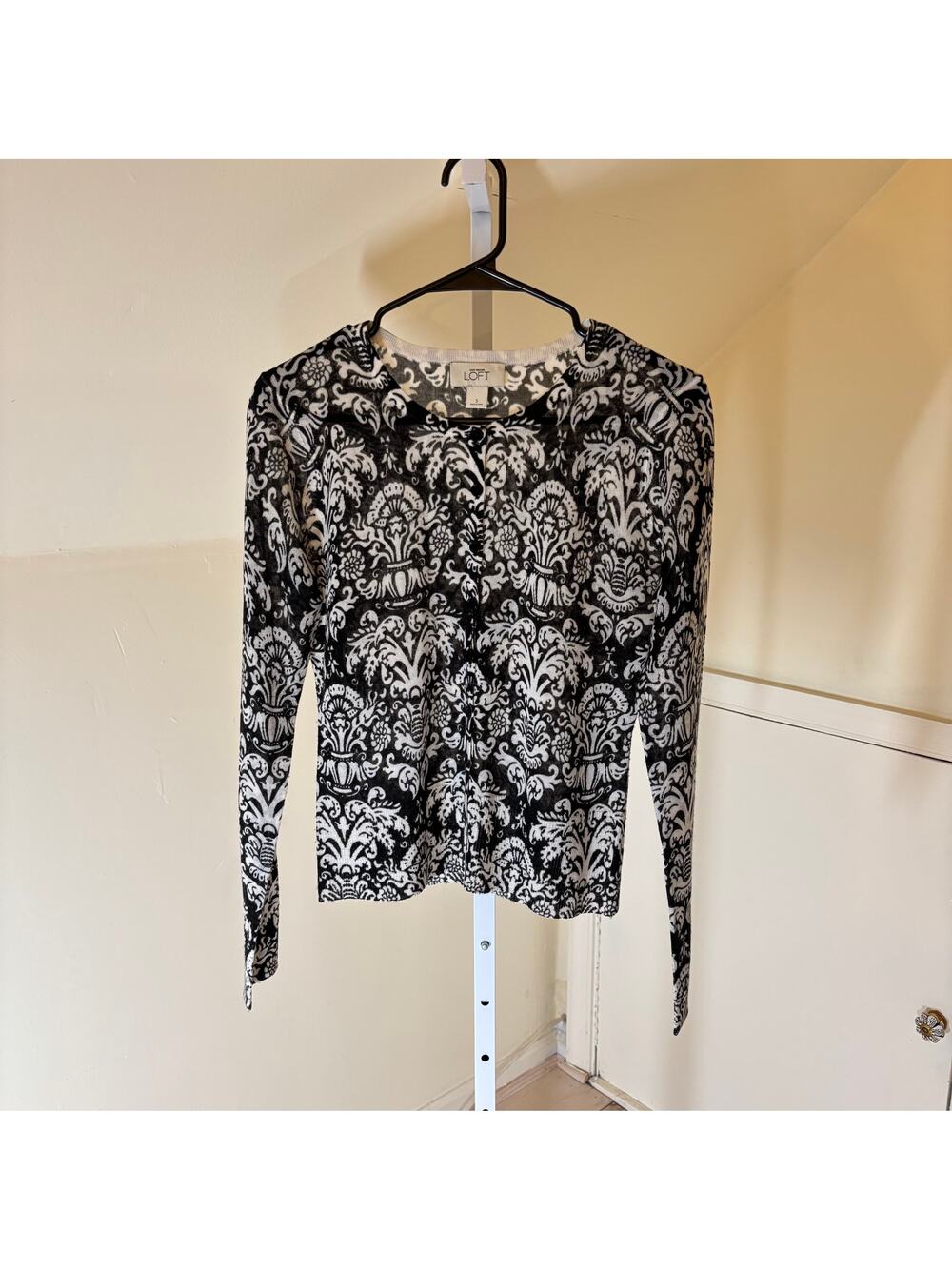 Ann Taylor Loft EUC Women's Black White Paisley Cardigan Sweater Lightweight S
